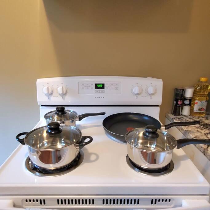 Private 2 Bedrooms Suite Near Hwy 1, Cultus Lake, Heritage Park, Fishing, Coliseum 奇利瓦克 外观 照片